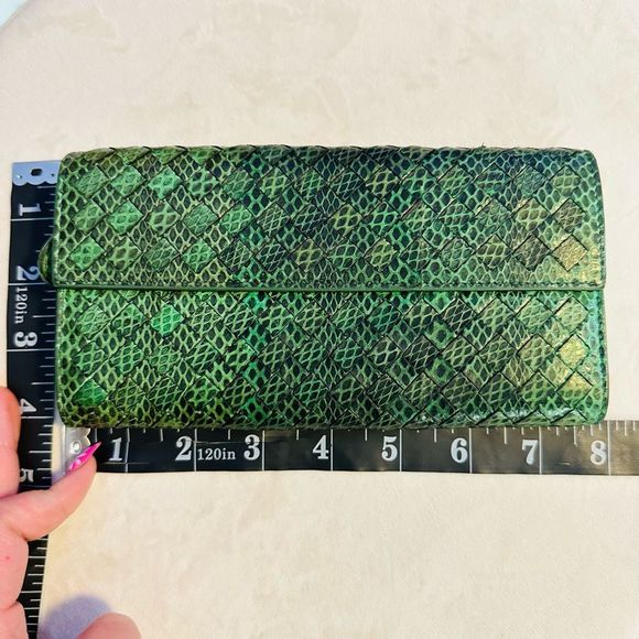 Bottega Veneta Ayers Snakeskin Leather Wallet - Picture 11 of 13